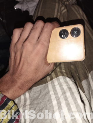 Reno 8T